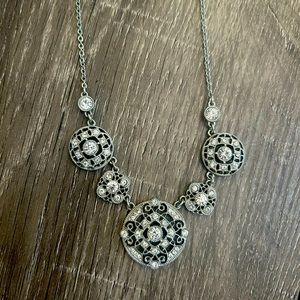 EUC silver tone necklace